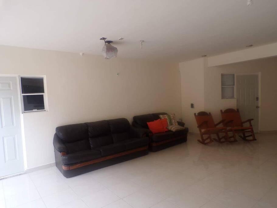 Departamento 23 Centrico , Confortable , Cerca De Galerias Mall , Vado Del Rio , Pepsi , Consulado, Cas 埃莫西约 外观 照片